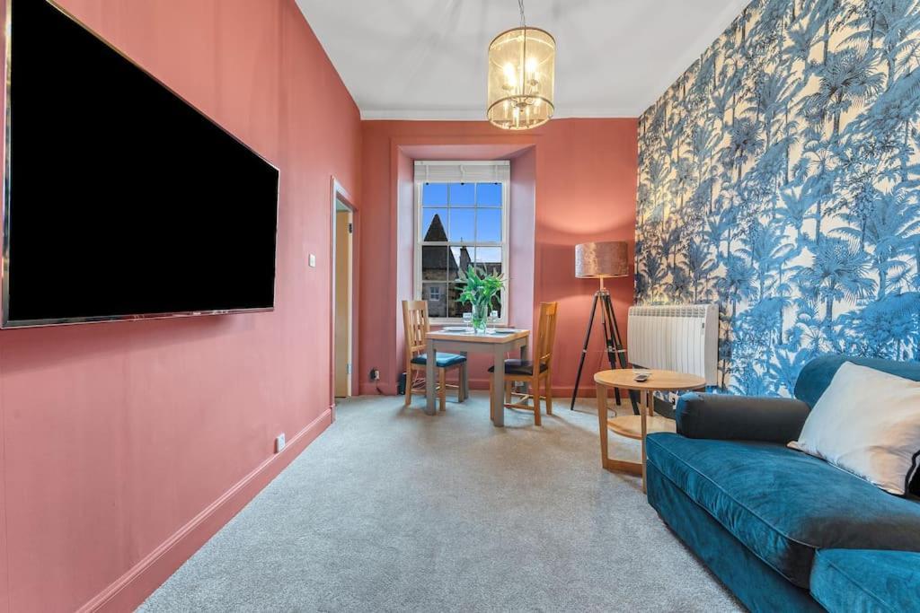 Boutique Modern Royal Mile Apartment Sleeps 4 Edinburgh Eksteriør bilde