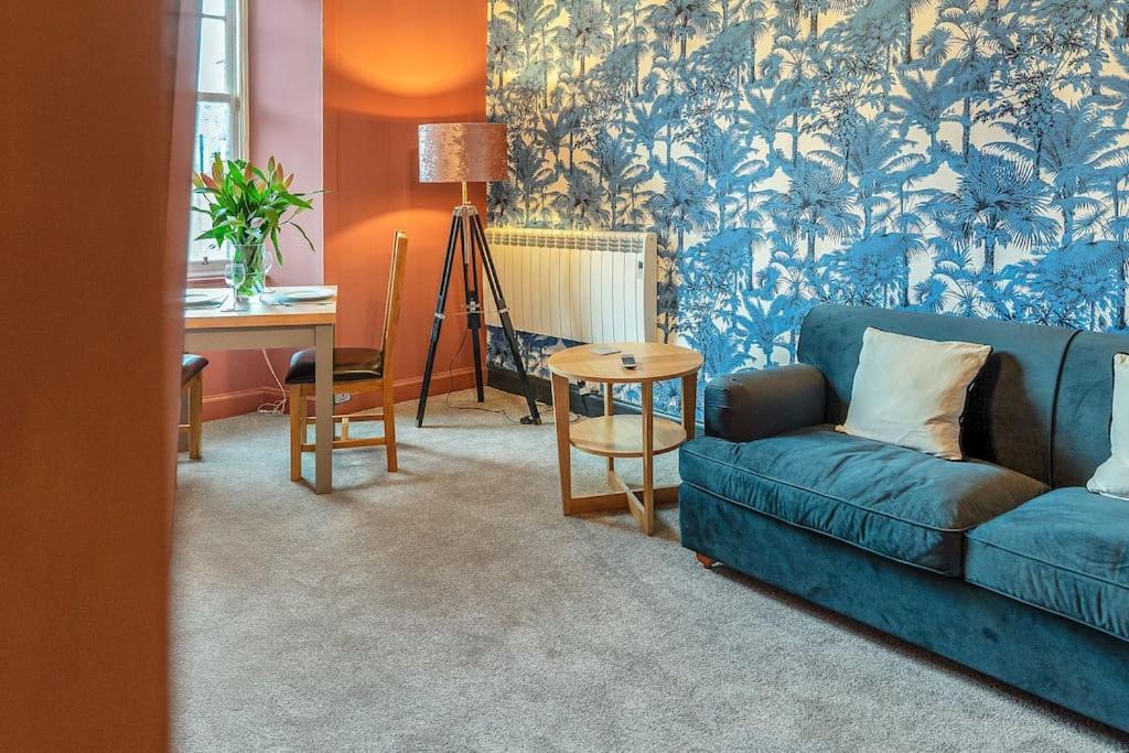 Boutique Modern Royal Mile Apartment Sleeps 4 Edinburgh Eksteriør bilde