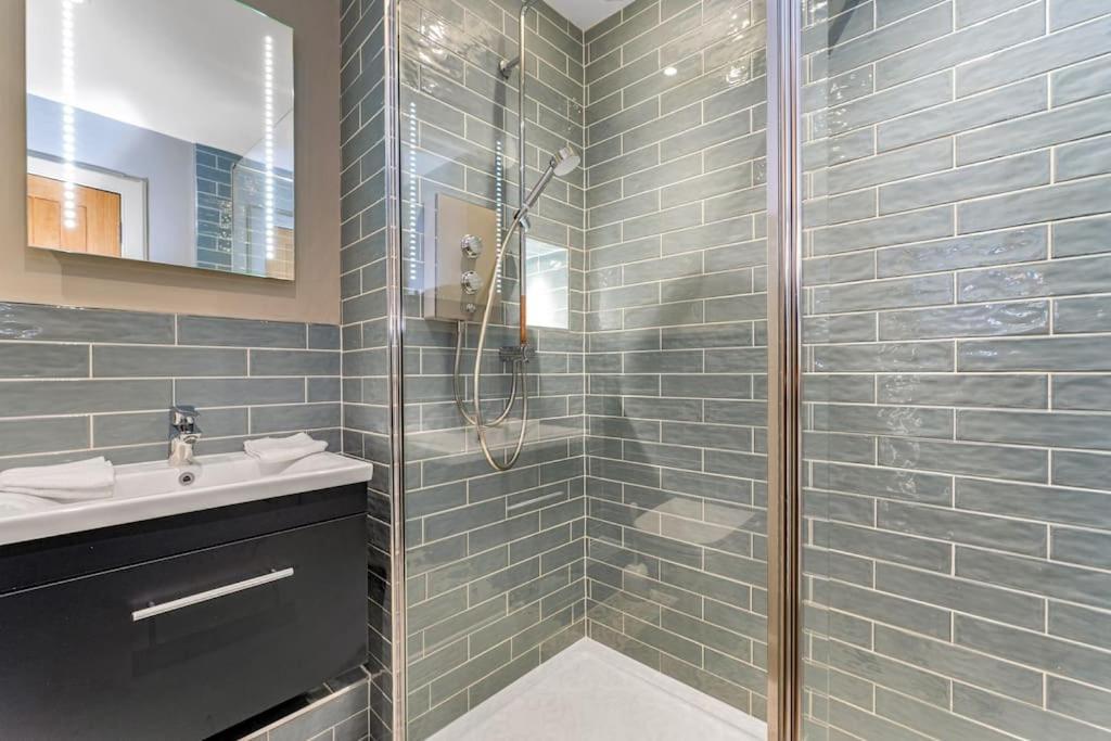 Boutique Modern Royal Mile Apartment Sleeps 4 Edinburgh Eksteriør bilde