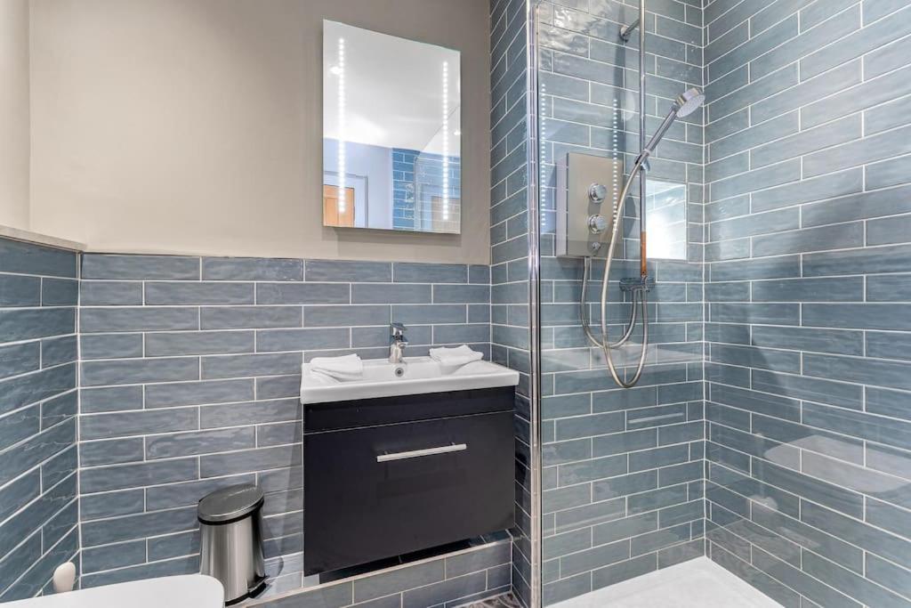 Boutique Modern Royal Mile Apartment Sleeps 4 Edinburgh Eksteriør bilde