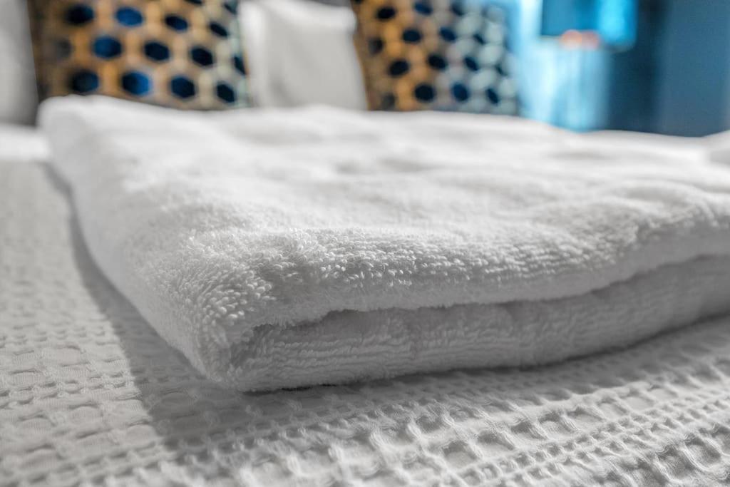 Boutique Modern Royal Mile Apartment Sleeps 4 Edinburgh Eksteriør bilde
