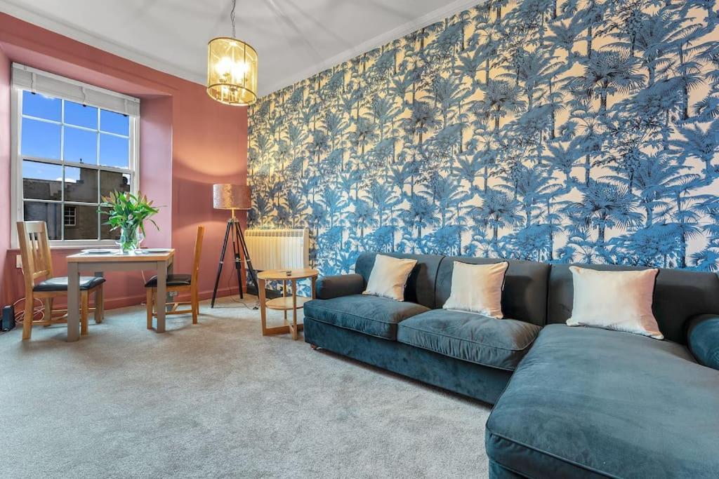 Boutique Modern Royal Mile Apartment Sleeps 4 Edinburgh Eksteriør bilde