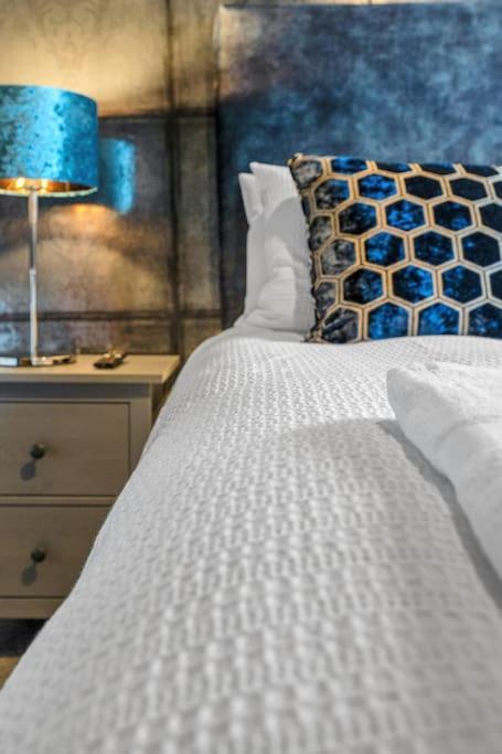 Boutique Modern Royal Mile Apartment Sleeps 4 Edinburgh Eksteriør bilde